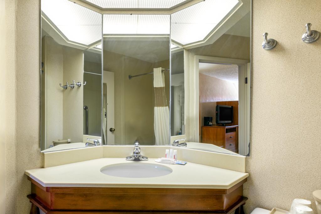 Baymont By Wyndham Amarillo East Hotel Quarto foto