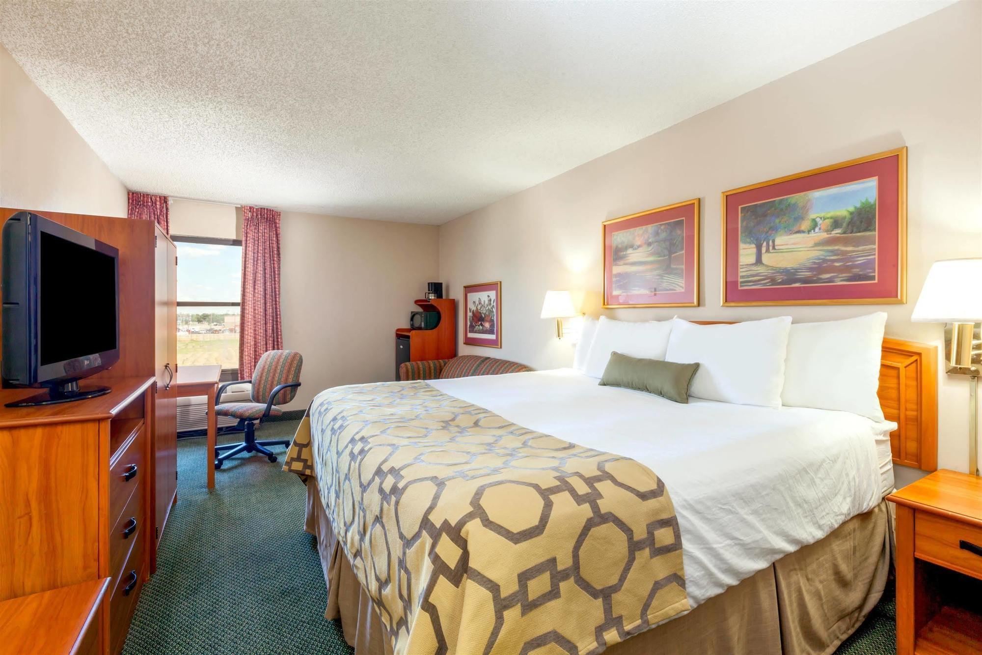 Baymont By Wyndham Amarillo East Hotel Exterior foto